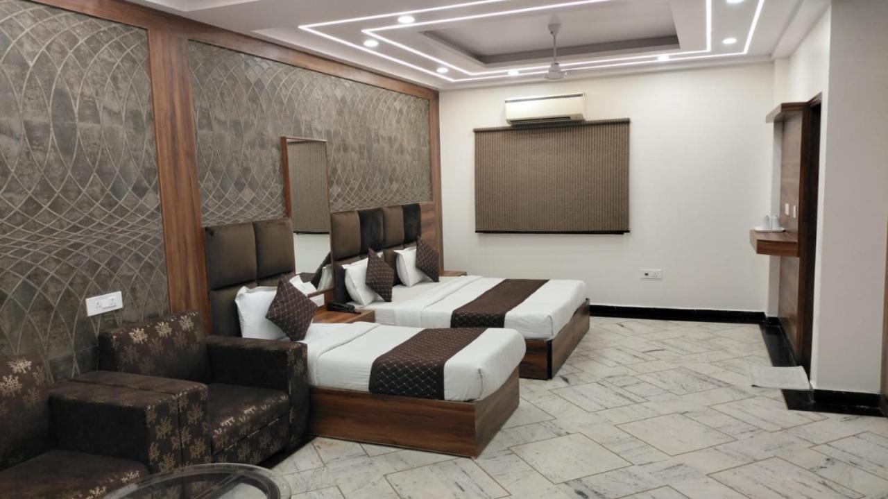Hotel Singh Continetal Delhi  Exterior photo