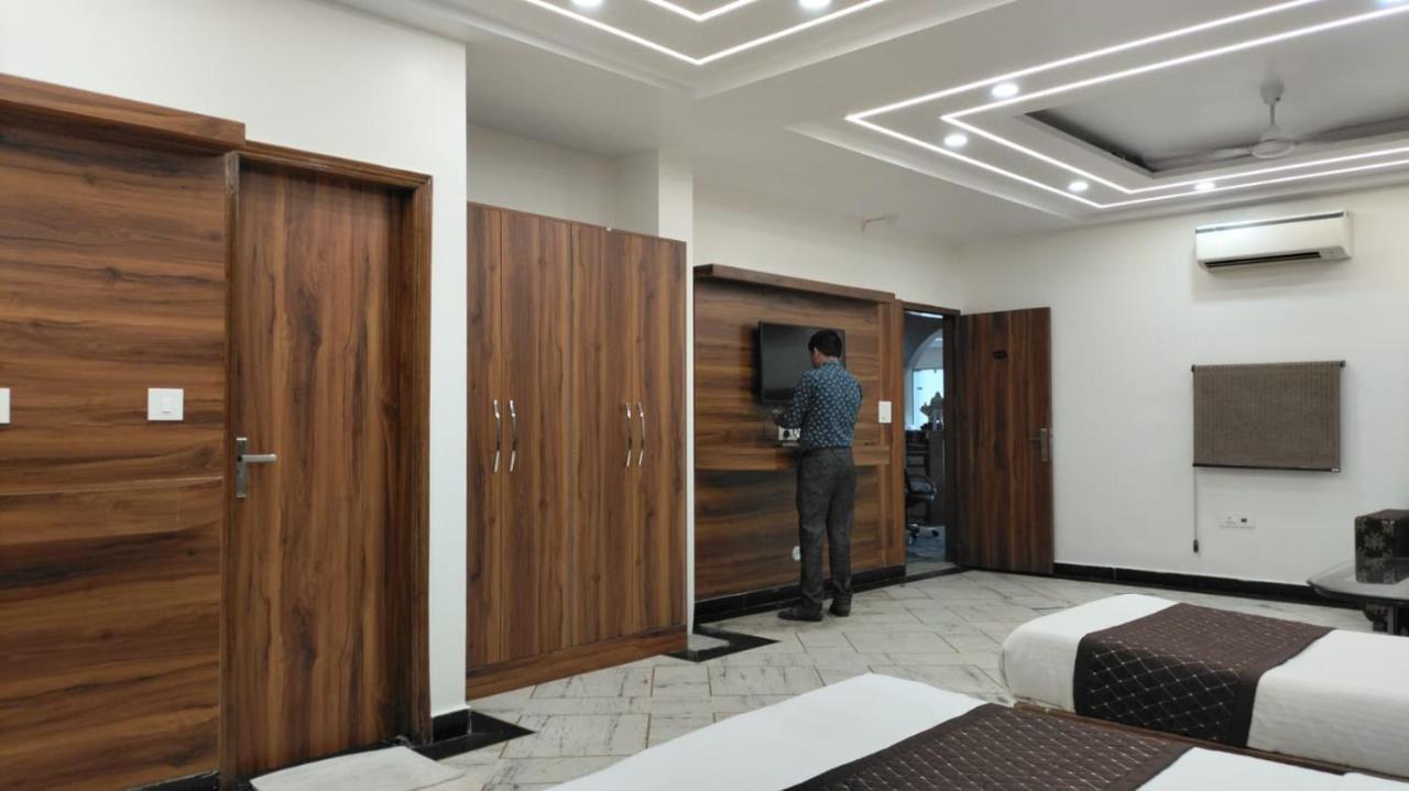 Hotel Singh Continetal Delhi  Exterior photo