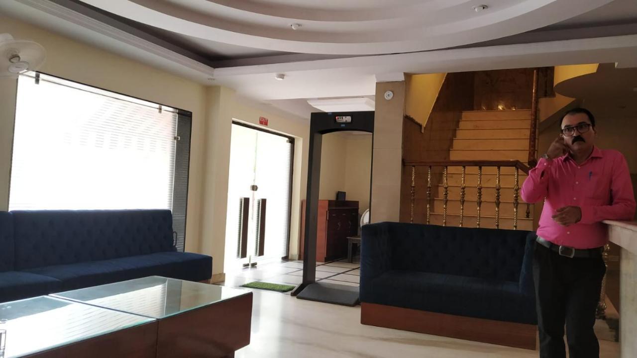 Hotel Singh Continetal Delhi  Exterior photo