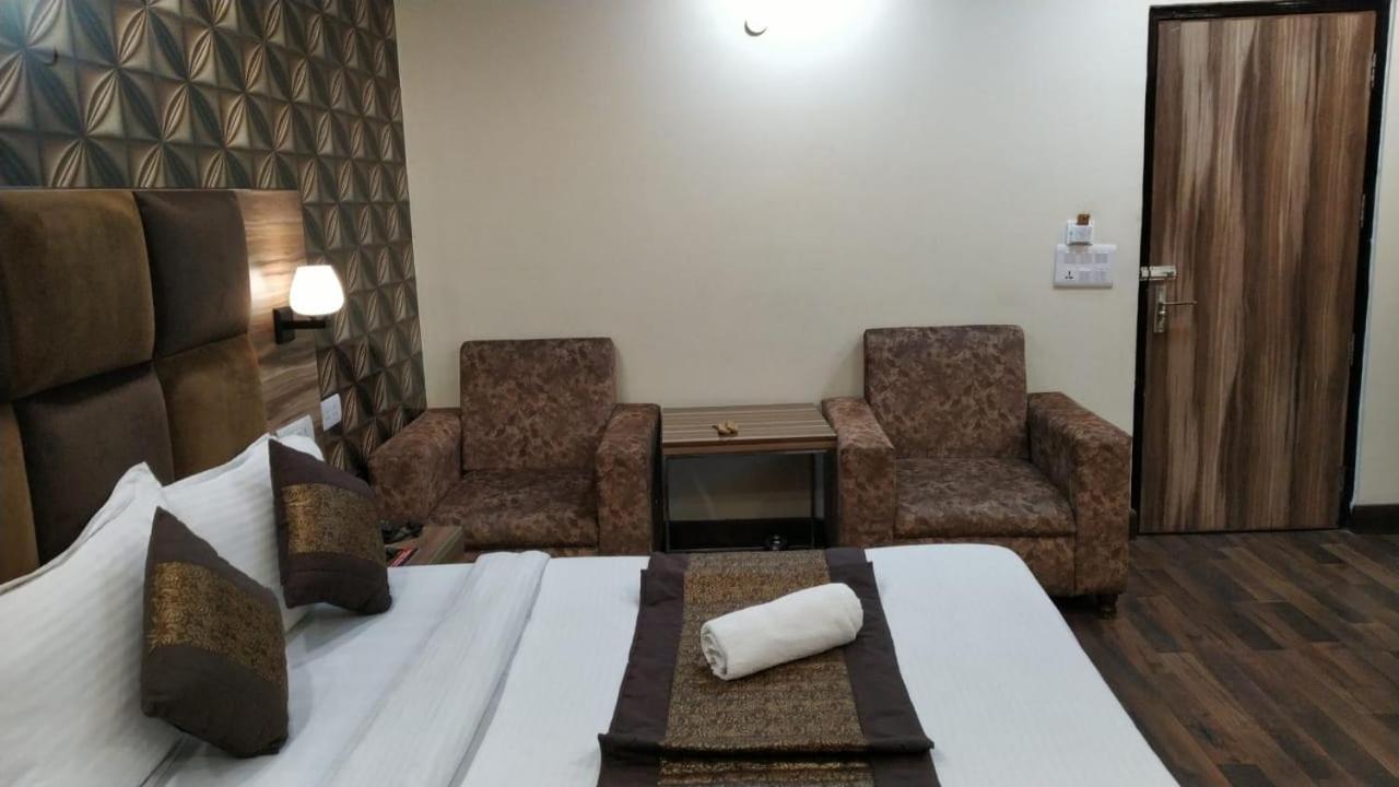 Hotel Singh Continetal Delhi  Exterior photo