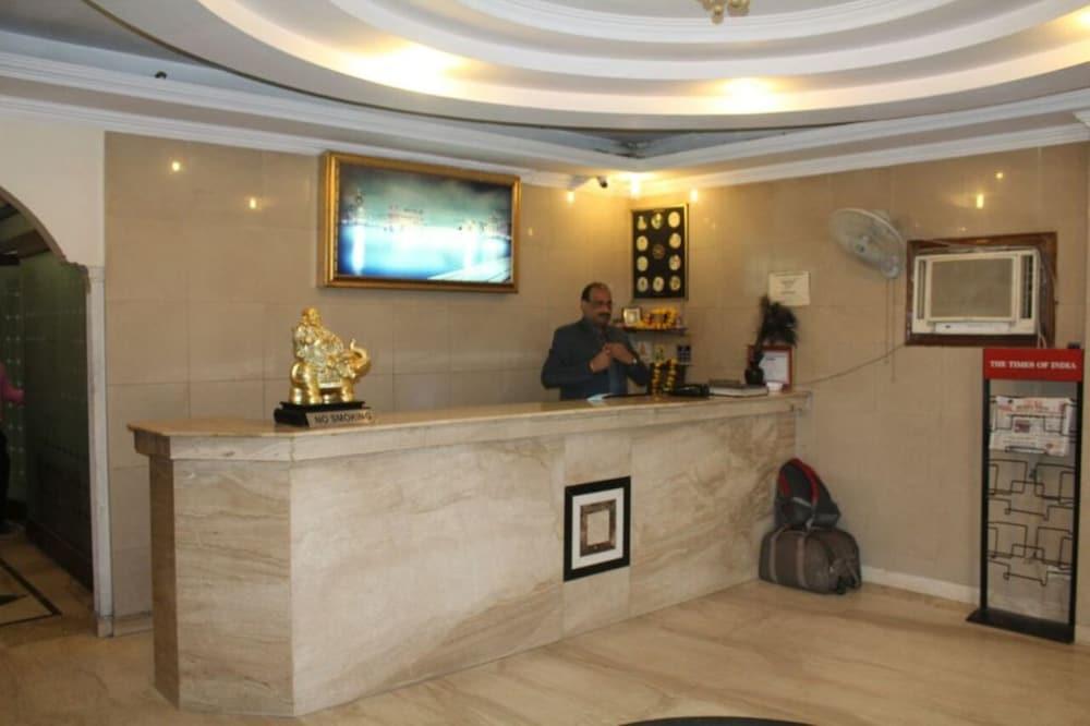 Hotel Singh Continetal Delhi  Exterior photo
