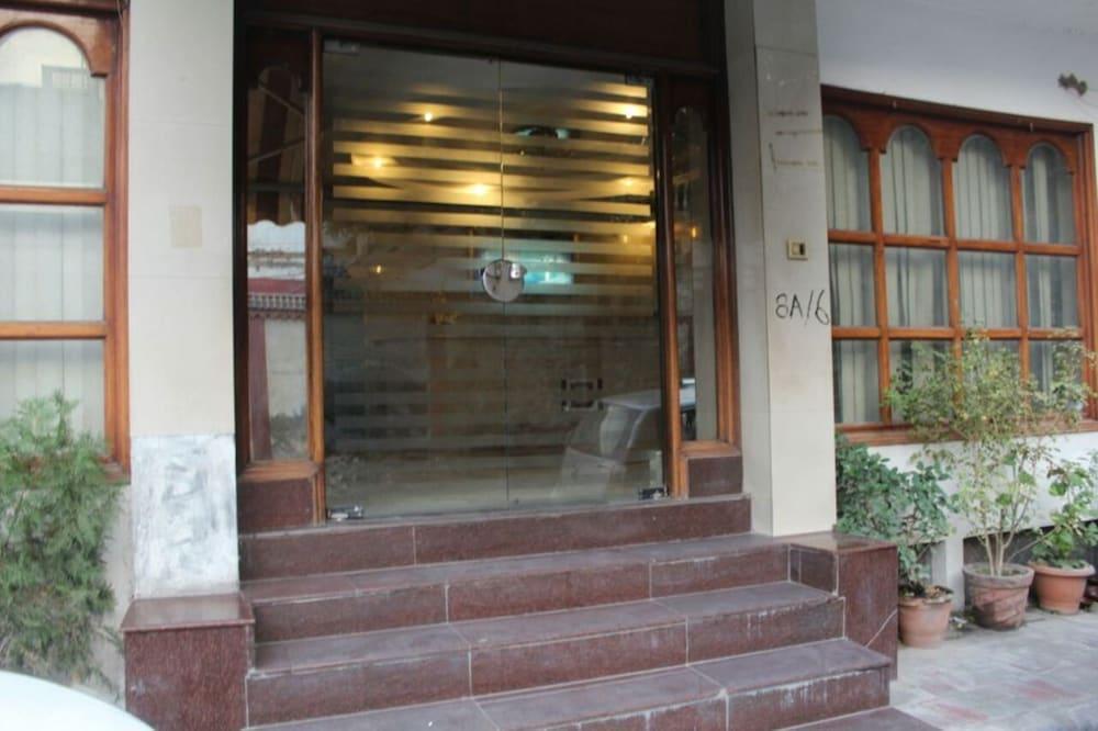Hotel Singh Continetal Delhi  Exterior photo